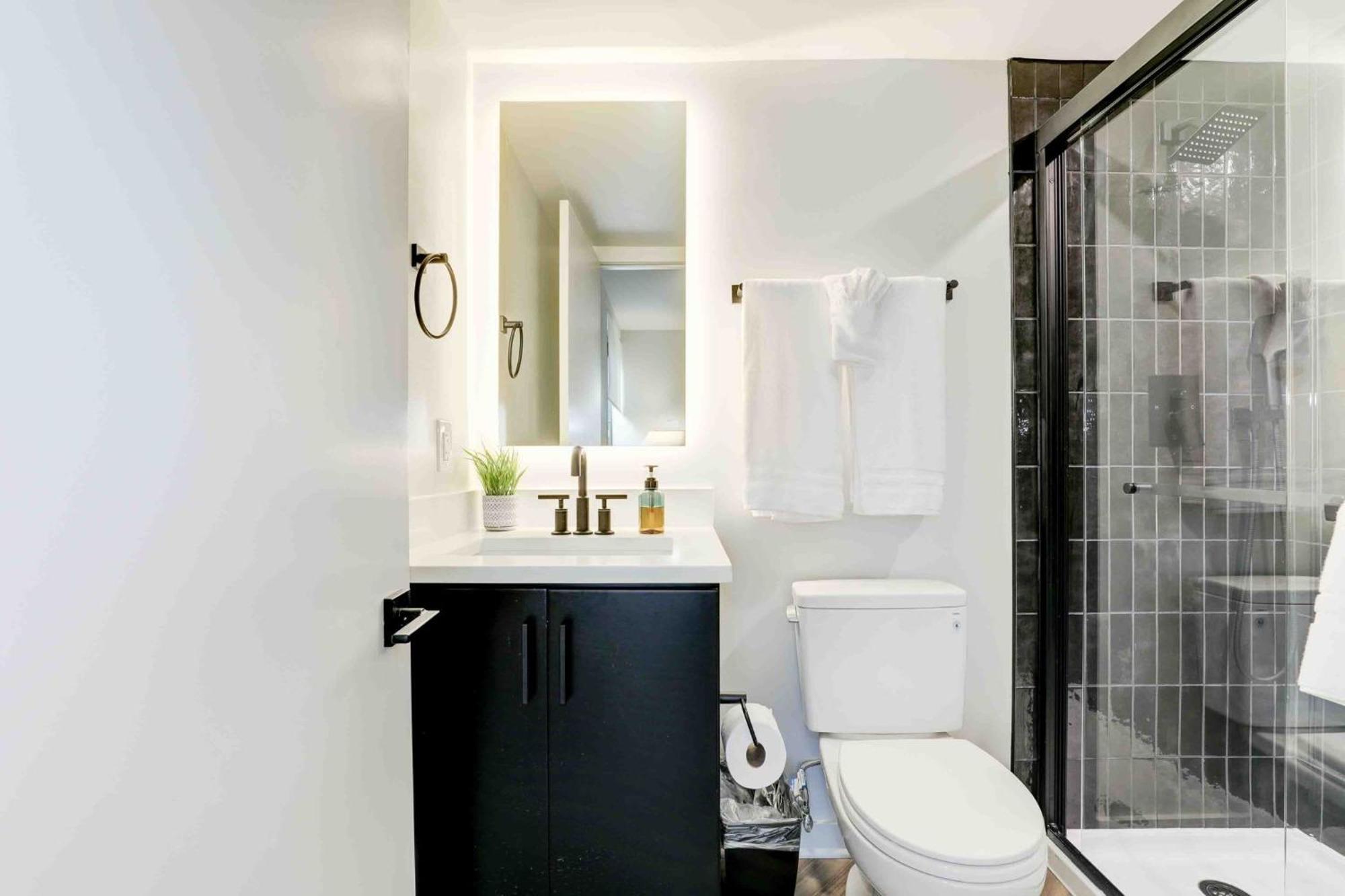 2Br Executive Apartment With Spacious Layout Арлінгтон Екстер'єр фото
