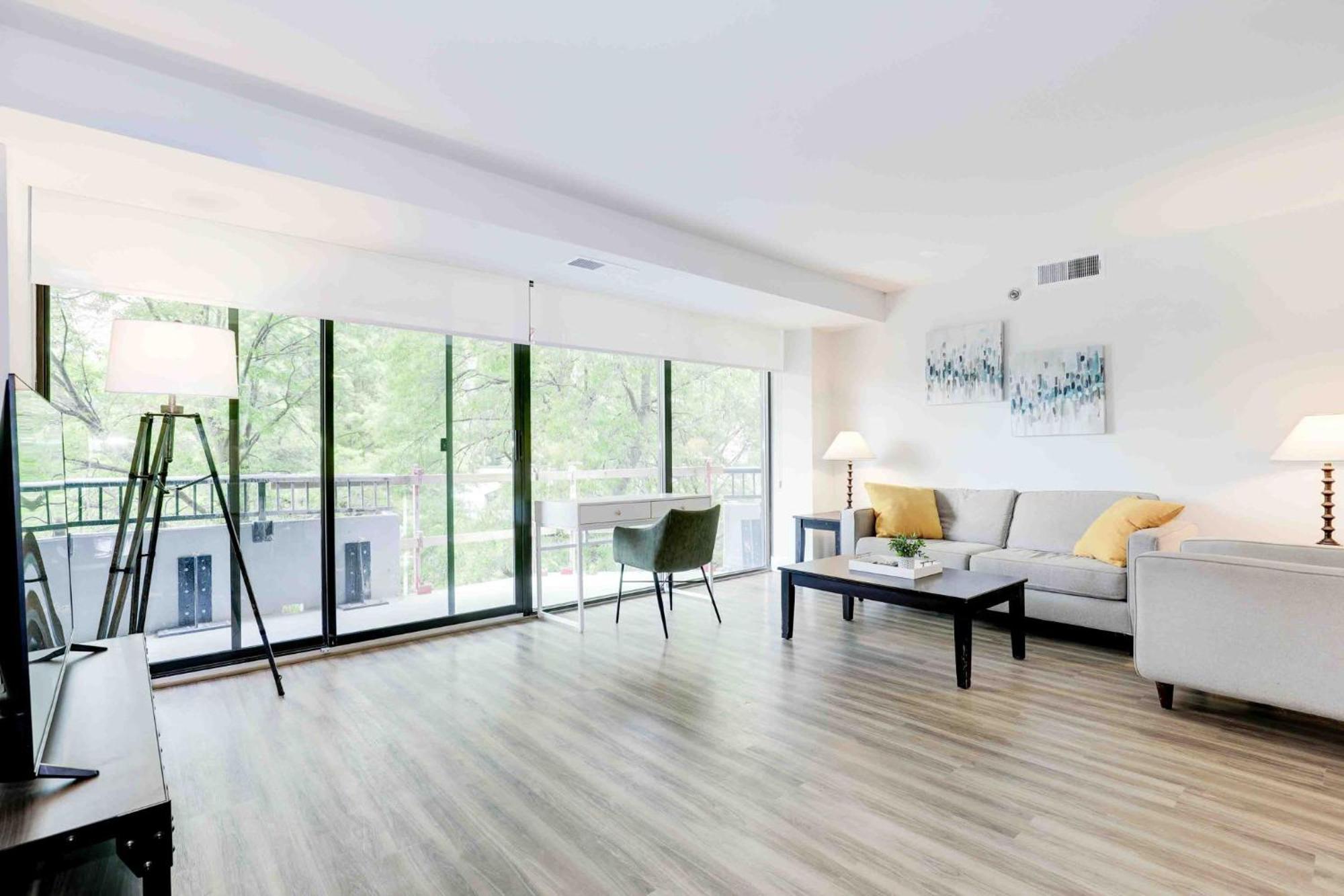 2Br Executive Apartment With Spacious Layout Арлінгтон Екстер'єр фото