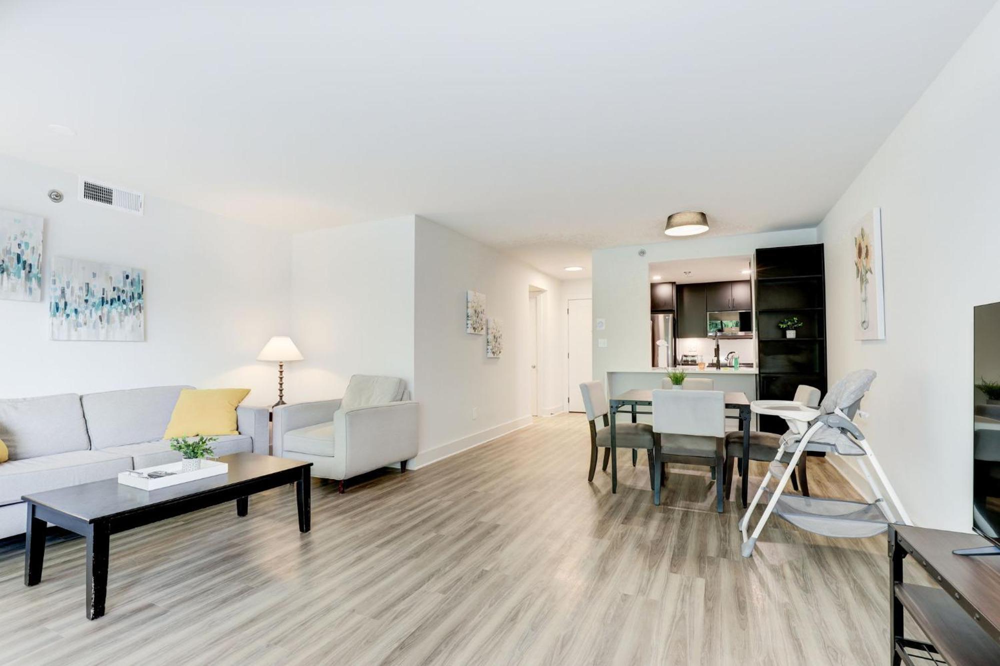 2Br Executive Apartment With Spacious Layout Арлінгтон Екстер'єр фото